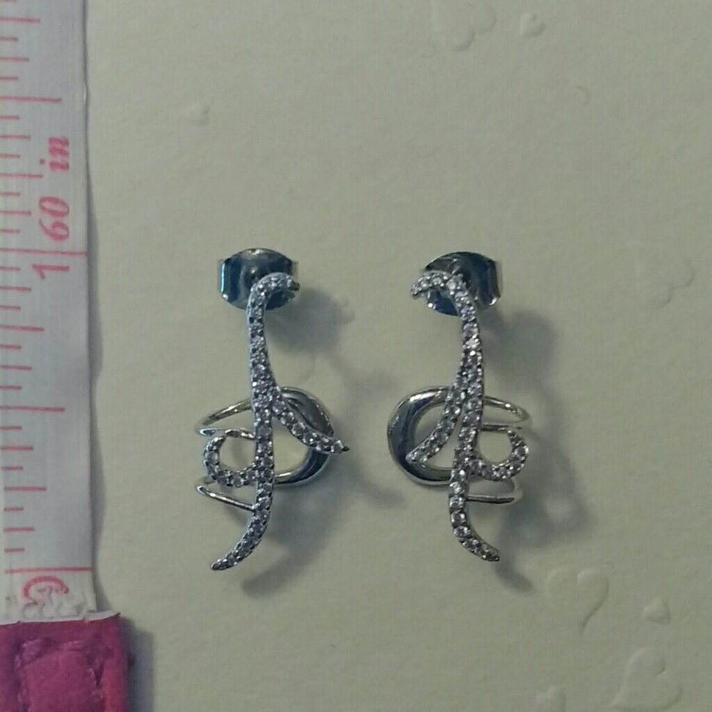 NWT Silver-tone cuff earrings - Picture 3 of 4